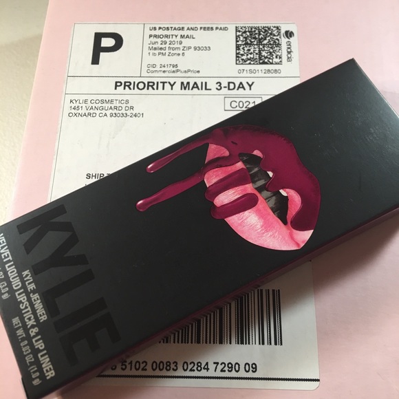 Authentic Kylie SPRINKLE Lip Kit - Picture 4 of 5